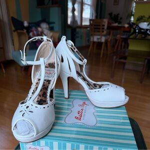 Bettie Page White Cream T-Strap Peep Toe Pinup Heels 7
